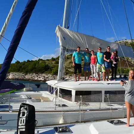Luxury Catamaran Lagoon 42, Ac & Gn Botel