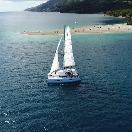 Luxury Catamaran Lagoon 42, Ac & Gn *