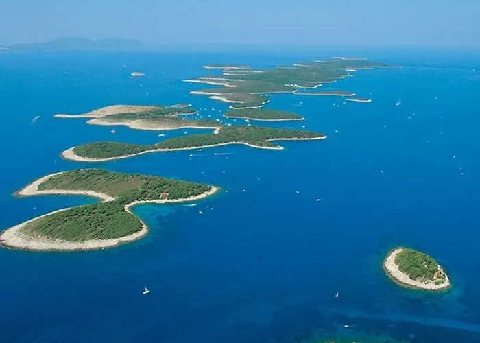 Luxury Catamaran Lagoon 42, Ac & Gn * ספליט