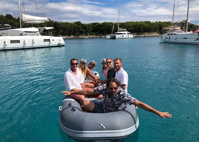 ספינת מלון Luxury Catamaran Lagoon 42, Ac & Gn *