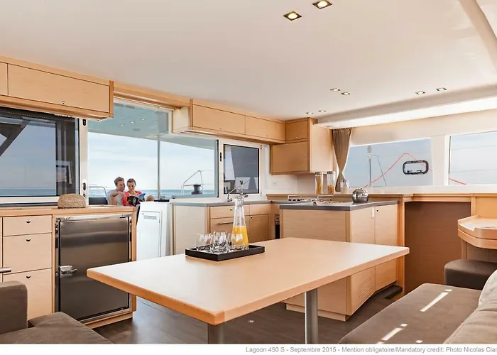 ספינת מלון Luxury Catamaran Lagoon 42, Ac & Gn