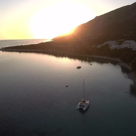 Båthotell Luxury Catamaran Lagoon 42, Ac & Gn *